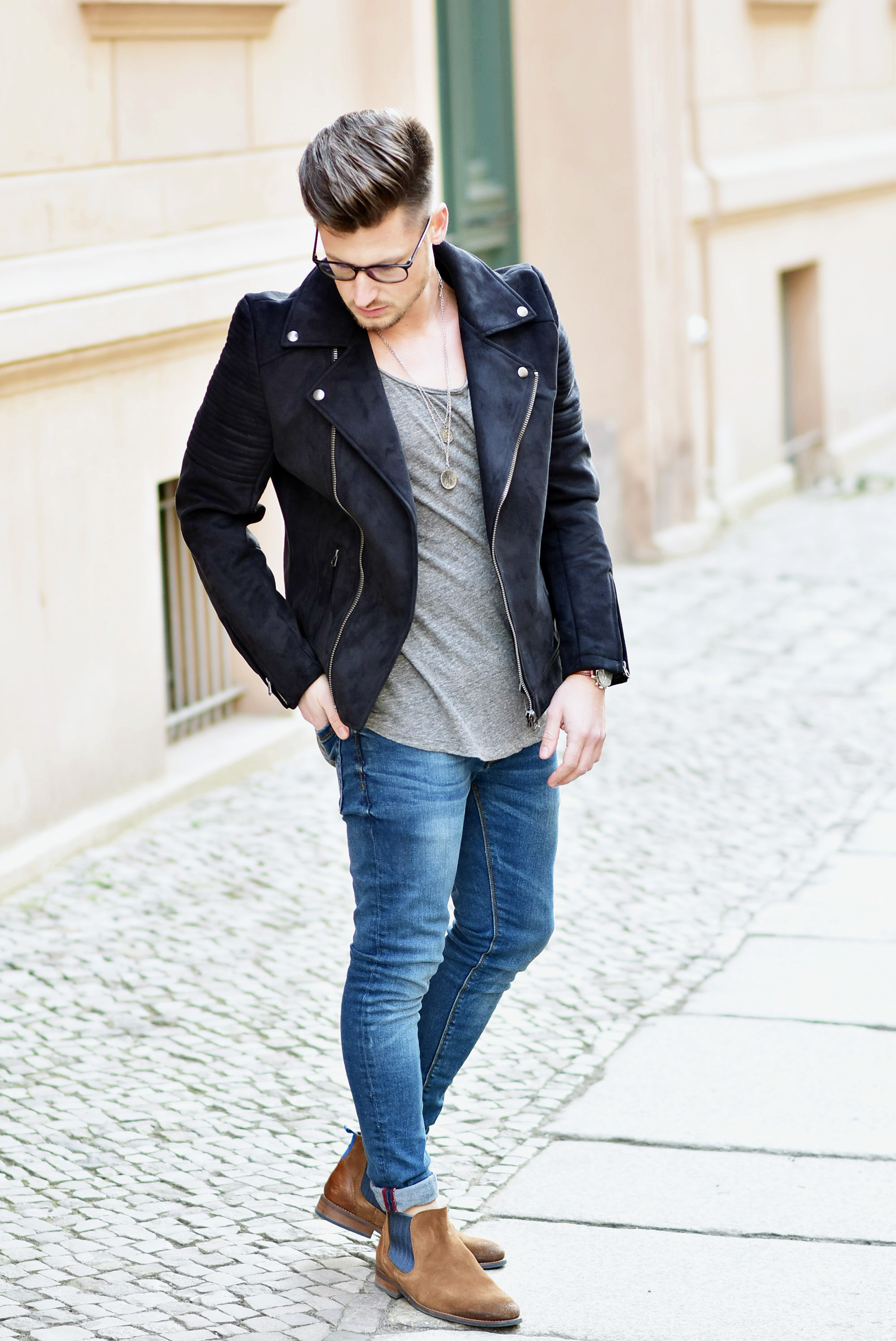 Tommeezjerry-Styleblog-Männerblog-Modeblog-Berlin-Outfit-Streetlook-Skinny-Jeans-Wildederbikerjacke-Bikerjacke-Chlesea-Boots-Renardwatch