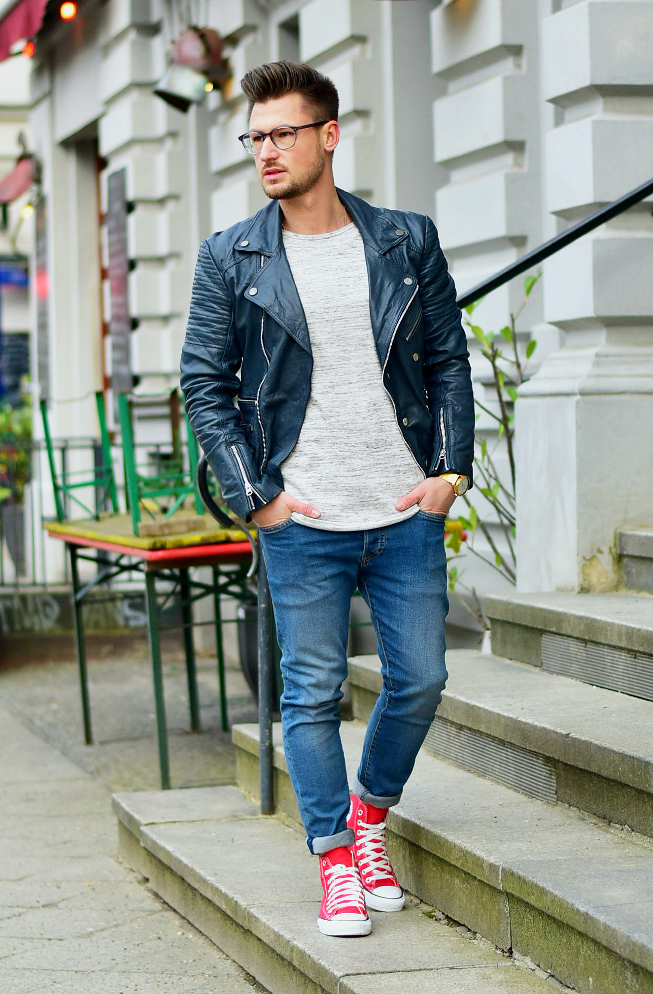 Tommeezjerry-Styleblog-Männerblog-Modeblog-Berlin-Outfit-Streetlook-Skinny-Jeans-Marineblaue-Bikerjacke-Rote-Converse-Chuck-Taylor-Northern-Legacy
