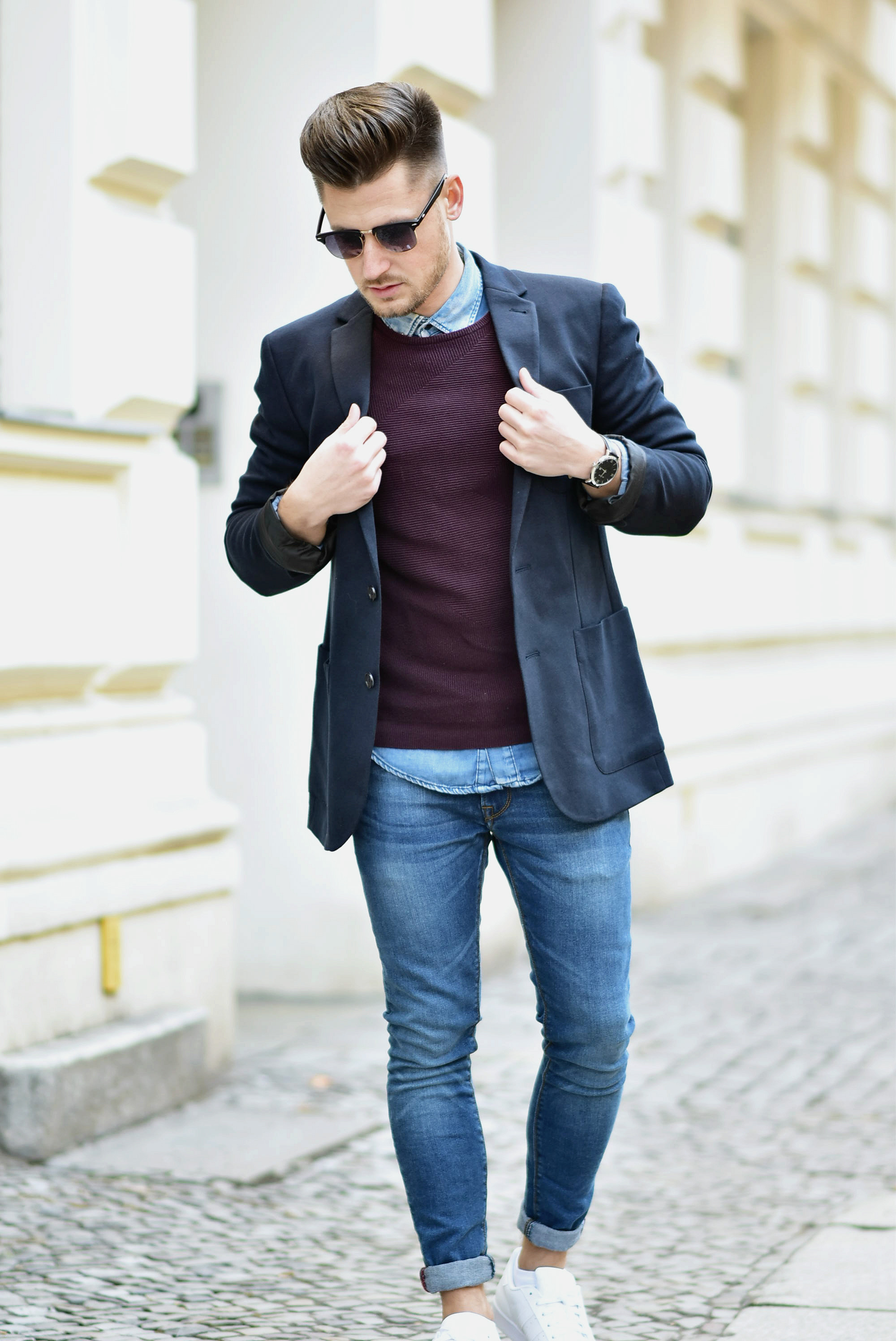 Tommeezjerry-Styleblog-Männerblog-Männer-Modeblog-Berlin-Berlinblog-Outfit-Streetlook-Skinny-Jeans-Roter-Sweater-Sonnenbrille-Jeanshemd-Adidas-Superstar-Blazer-Smart-Look-Denim-Look