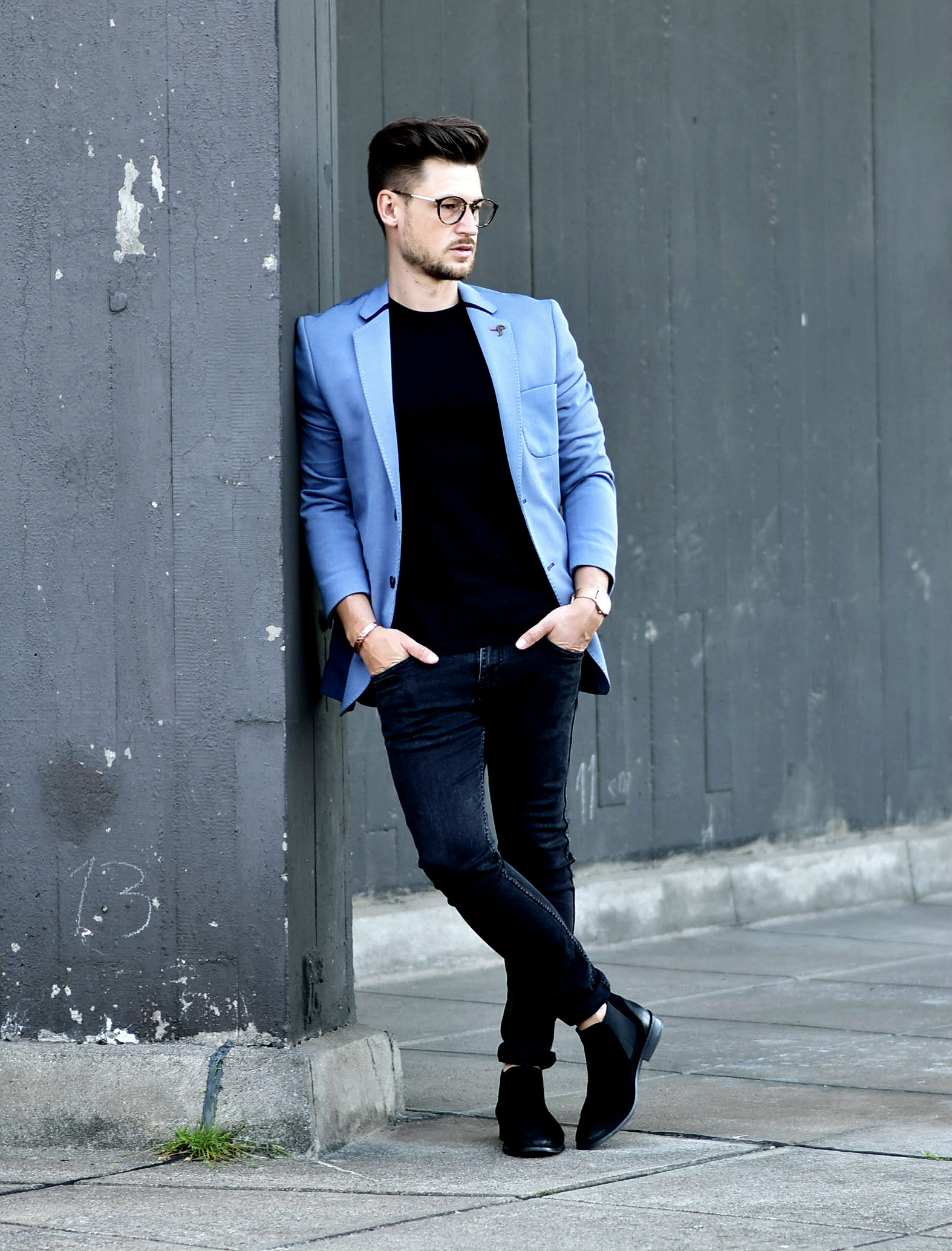 Tommeezjerry-Styleblog-Männerblog-Männer-Modeblog-Berlin-Berlinblog-Outfit-Streetlook-Royalblauer-Blazer-Royalblue-All-Black-Look-Chelsea-Boots-Skinny-Jeans-3