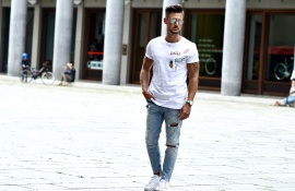 Tommeezjerry-Styleblog-Männerblog-Männer-Modeblog-Berlin-Berlinblog-Outfit-Streetlook-T-Shirt-Patches-Skinny-Jeans-Ripped-Jeans-Ray Ban-Adidas-Superstar-Triwa-Patcheslook-Patchesstyle
