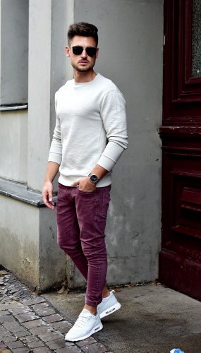 Tommeezjerry-Styleblog-Männerblog-Männer-Modeblog-Berlin-Berlinblog-Männermodeblog-Outfit-Nike-Sneaker-Creme-Sweater-Bordeaux-Burgundy-Skinny-Jeans-Zara-Thomas-Sabo-Carrear-Sonnebrille