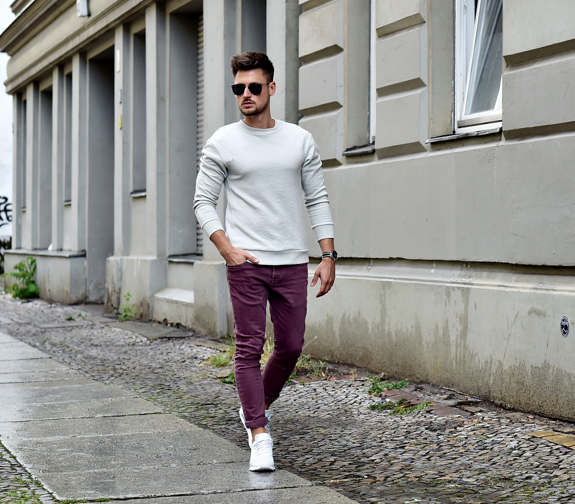 Tommeezjerry-Styleblog-Männerblog-Männer-Modeblog-Berlin-Berlinblog-Männermodeblog-Outfit-Nike-Sneaker-Creme-Sweater-Bordeaux-Burgundy-Skinny-Jeans-Zara-Thomas-Sabo-Carrear-Sonnebrille