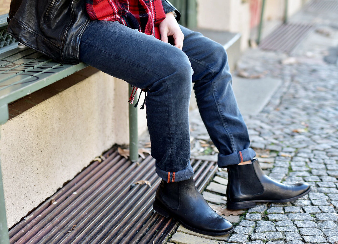tommeezjerry-styleblog-maennerblog-maenner-modeblog-berlin-berlinblog-maennermodeblog-outfit-lederjacke-alberto-pants-jeans-chelsea-boots-schal-kariert-streetlook